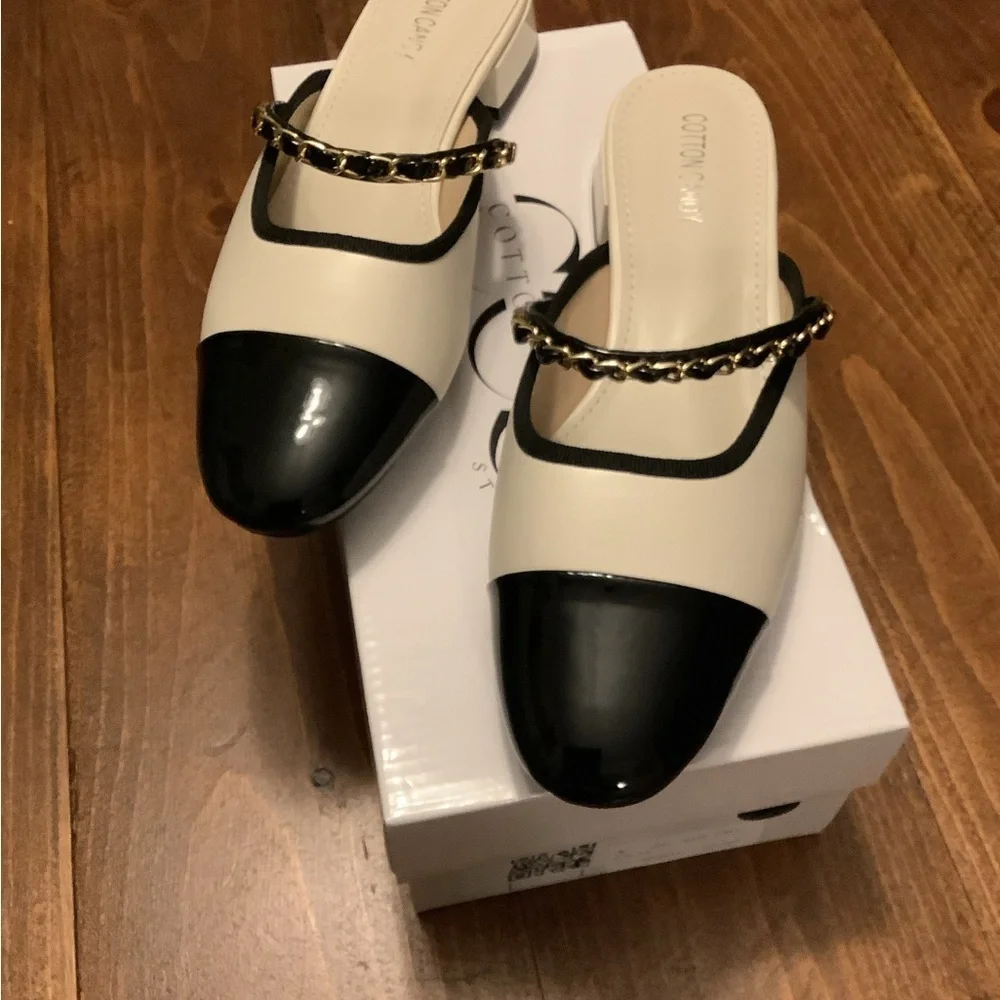 Cotton Candy Black and Cream Mules with Chain Accent - Picture 3 of 7